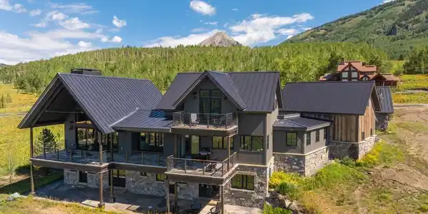 470 Meadow Drive