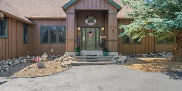 221 Waterview Lane