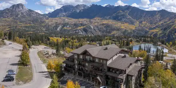 545 Skier Place