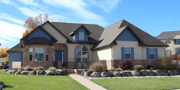 4009 Waterfall Dr Drive