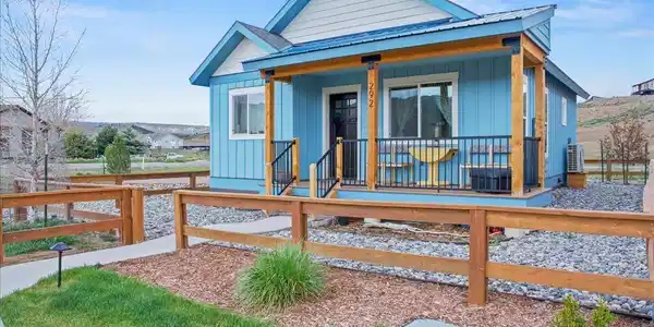 292 Redcliff Drive