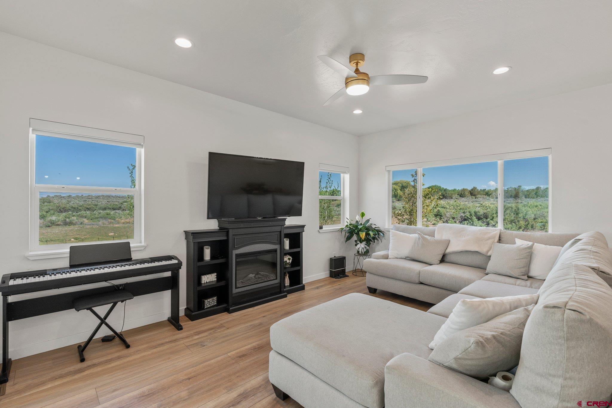 Image 3: Family Room