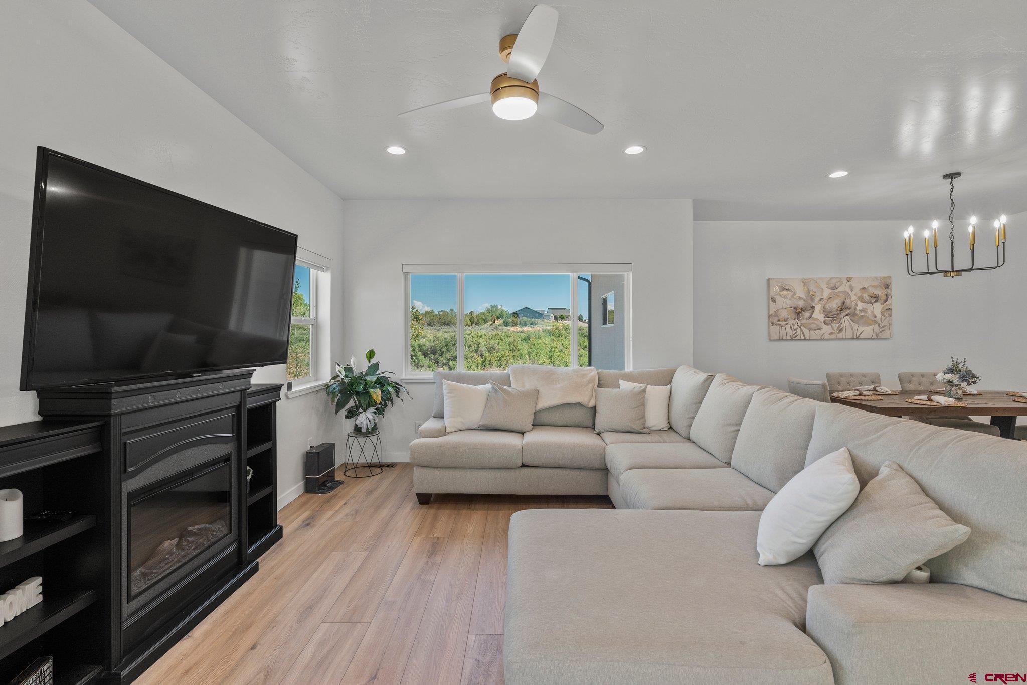 Image 4: Family Room