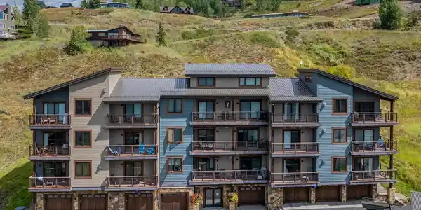 11 Crested Mountain Lane