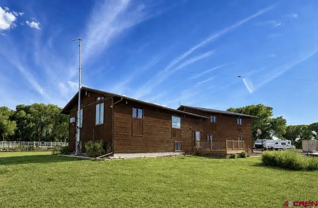 Image 1: Exterior
