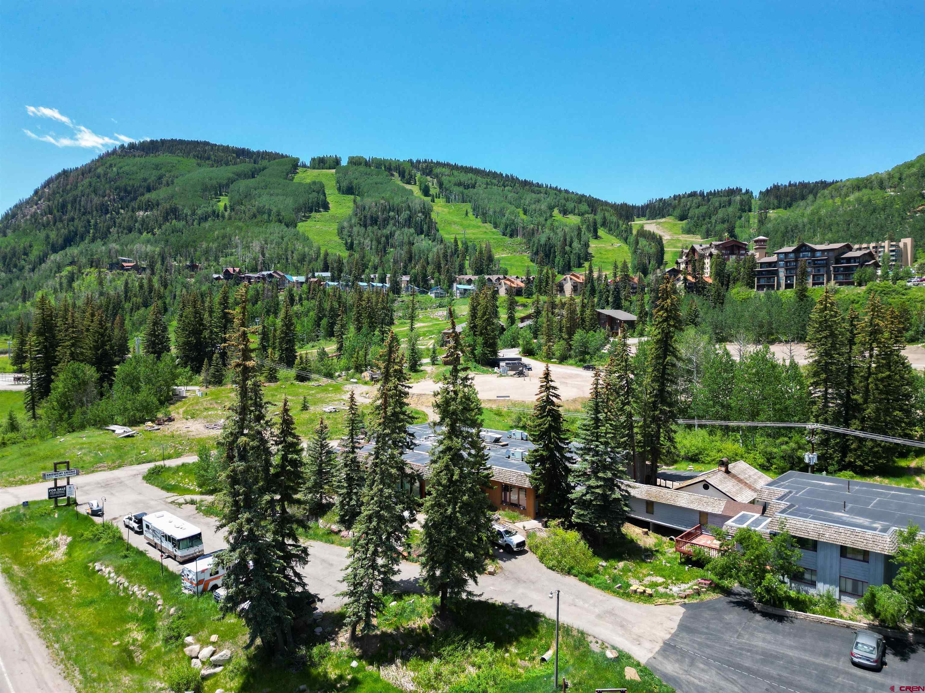 Image 3: Ski Resort