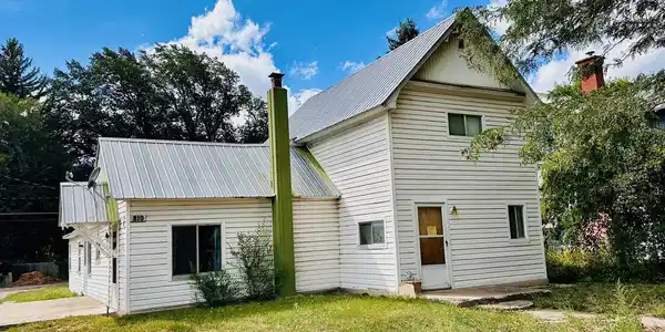 210 Poplar Avenue
