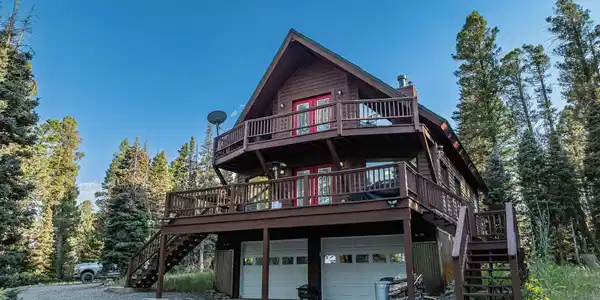 180 Crest Drive