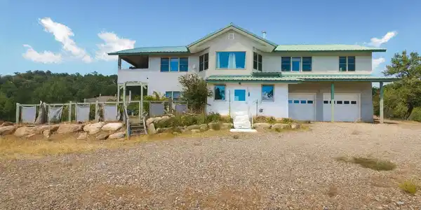 327 Deer Park