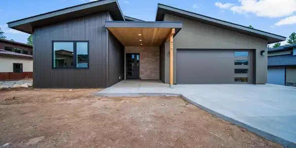 470 Edgemont Meadows
