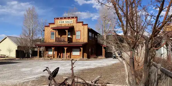400 Palomino Trail