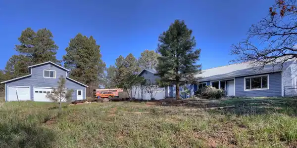 678 N Lakeside Drive