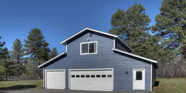 Image 2: Front of Shop/Garage/Studio