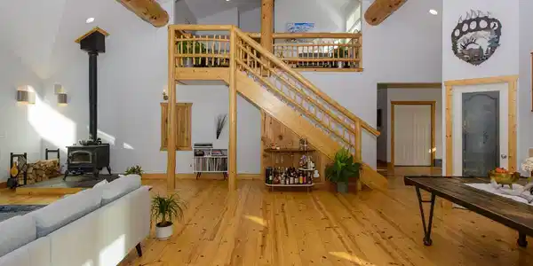 Image 4: Living Room