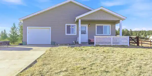 228 Saddle Circle