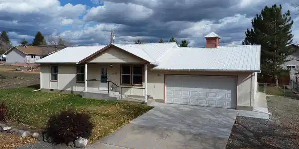 325 NE 4th Street