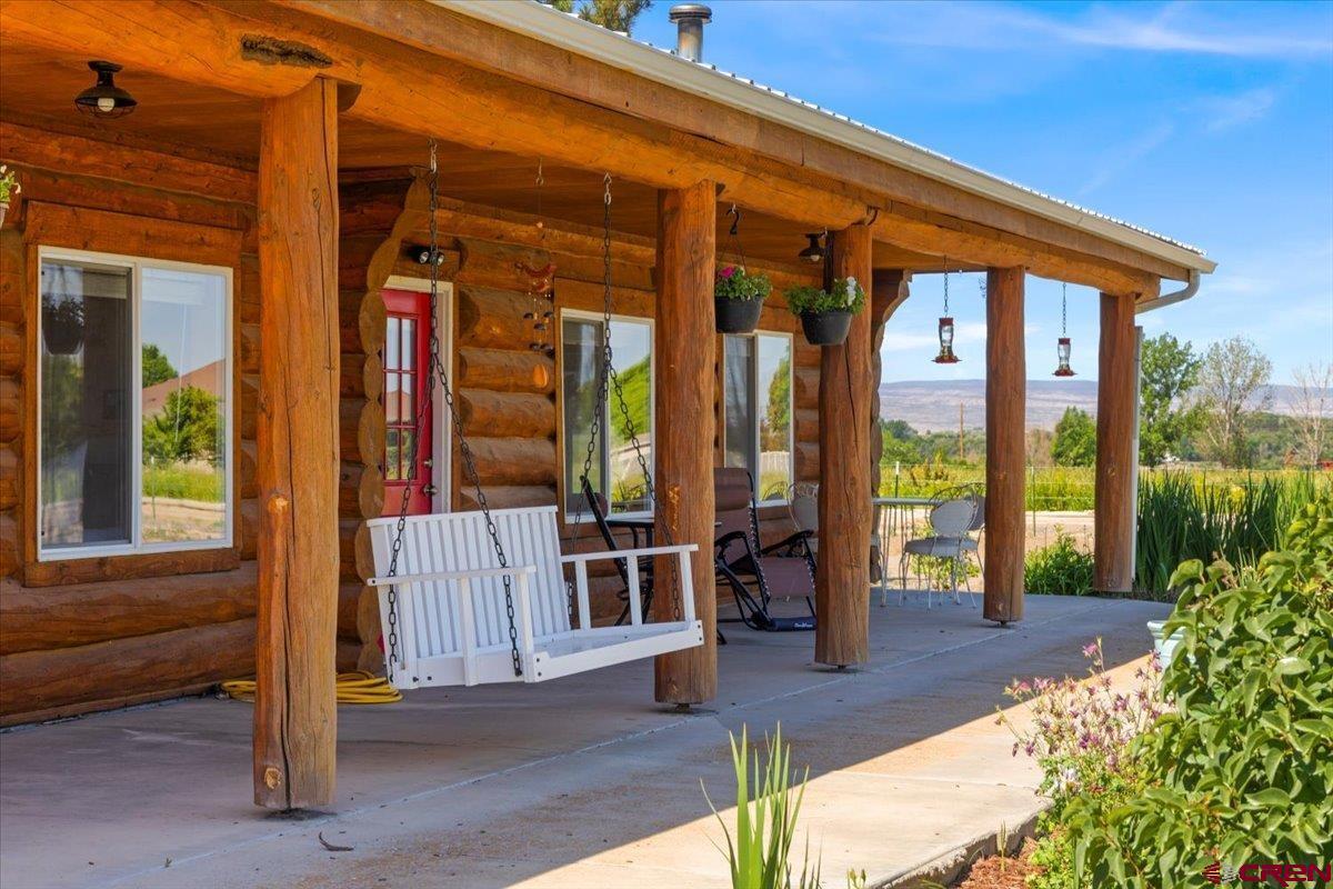 Image 4: Front Porch