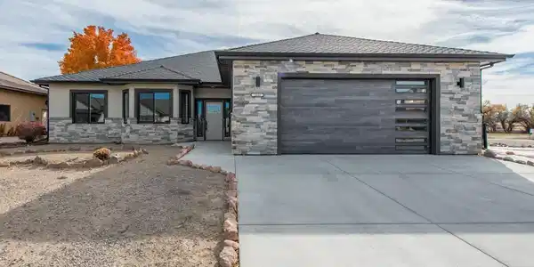 2640 Red Cliff Circle