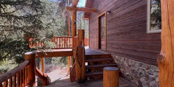 Image 3: Deck