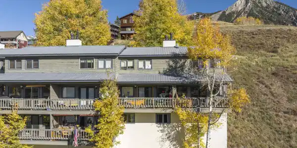 27 Crystal Road