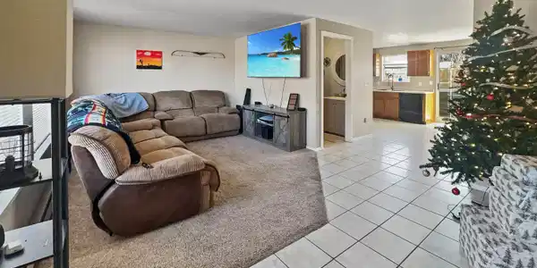 520 W 6th Street