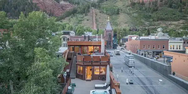 204 W Colorado Avenue