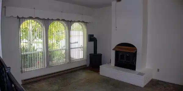 Image 4: Living Room
