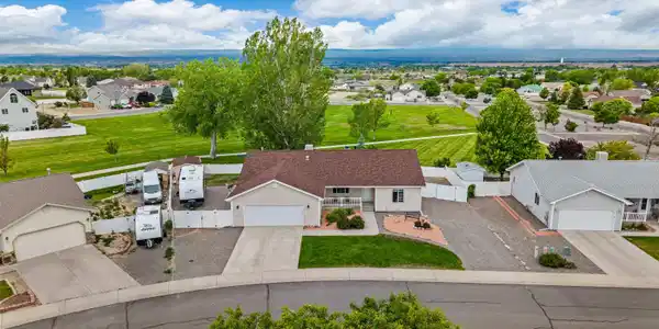2108 Mead Lane