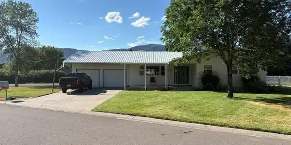 1622 Meadowbrook Boulevard