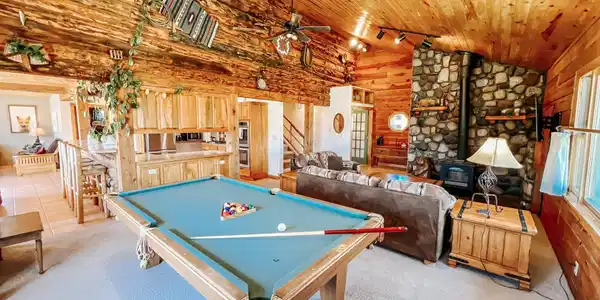 Image 3: Living Room