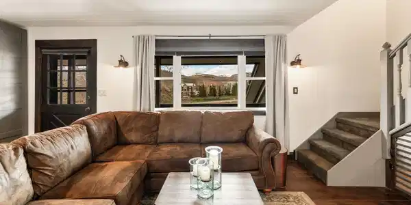 18 Crystal Road
