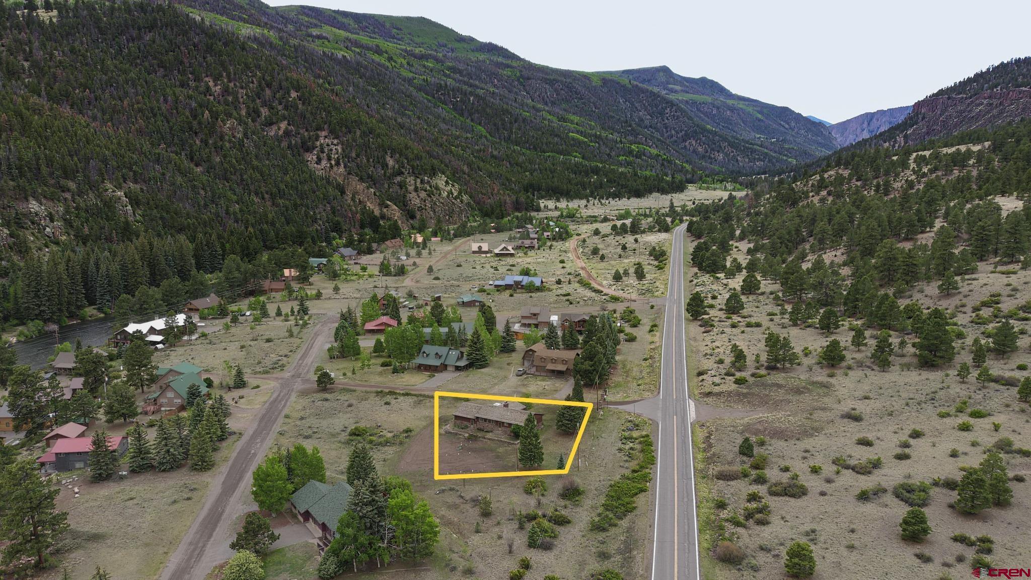 Image 4: Lot river walking distance