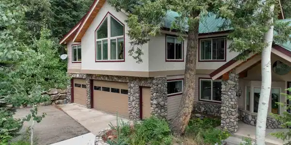 20 Creekside Drive