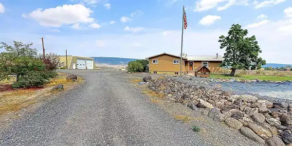 9159 Highway 65