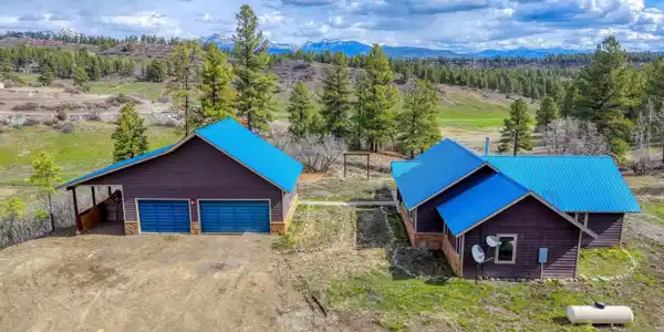 305 Crestview Drive
