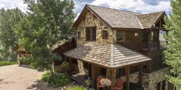 2 Peakview Drive