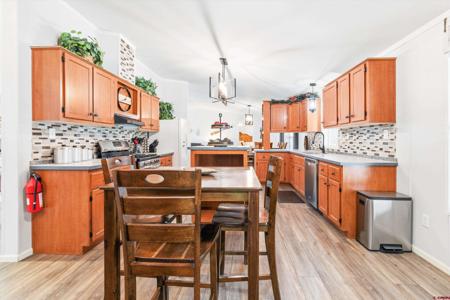 112 & 136 Spruce Ln