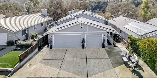 2700 Chaparral Lane