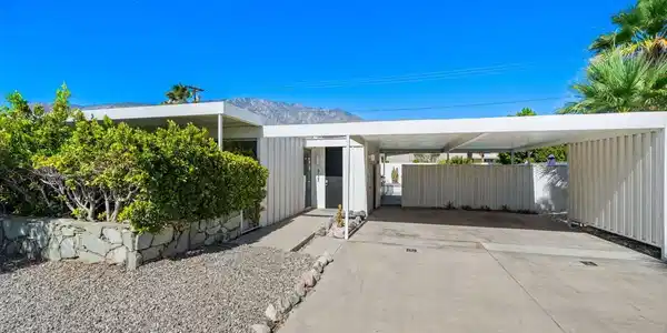 3133 N Sunnyview Drive