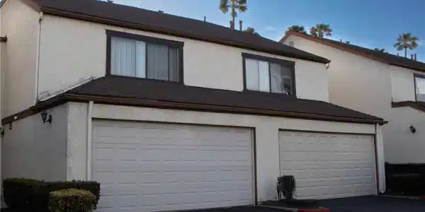 821 S Cerritos