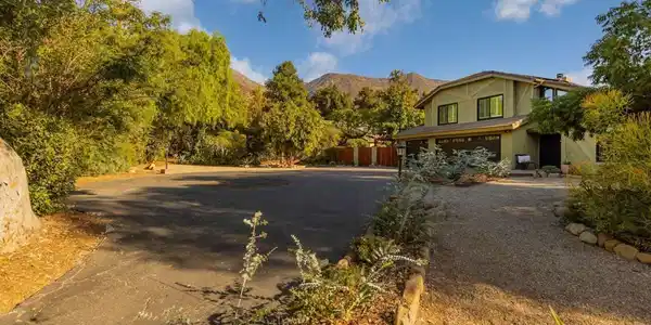 1270 Foothill Road