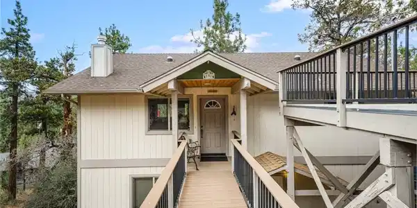 137 E Starr Dr