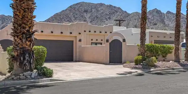 54220 Avenida Carranza