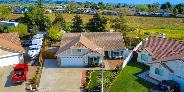 1063 Barnes Court