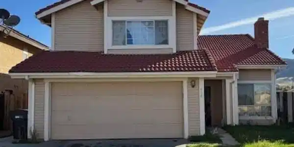 438 Sherwood Place