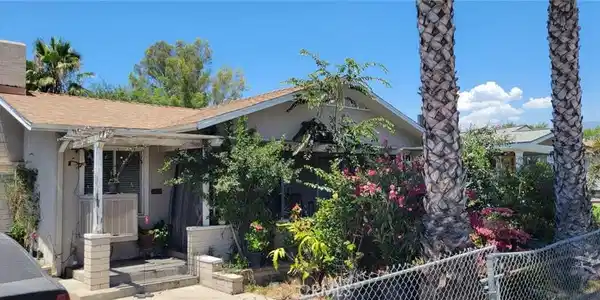 1272 Crestview