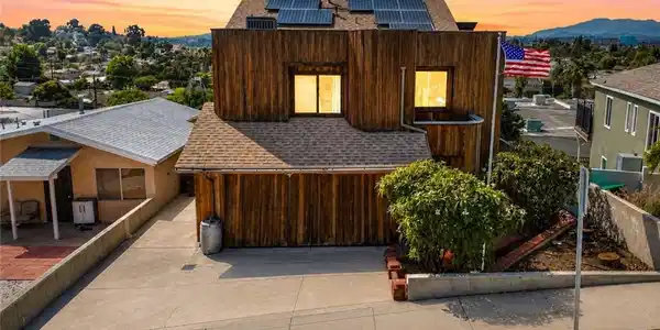 1145 Knoll Drive