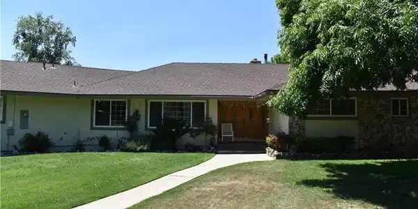 9359 Avenida San Timoteo