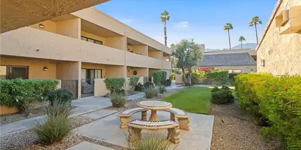 5300 E Waverly Dr.