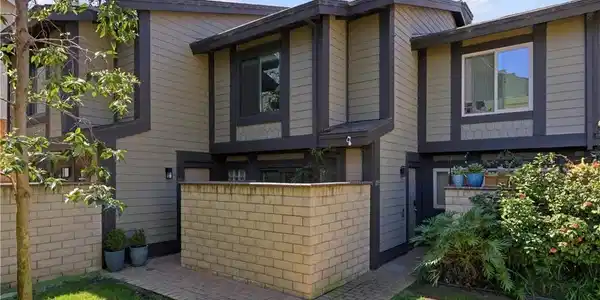1095 Mesa Bluff